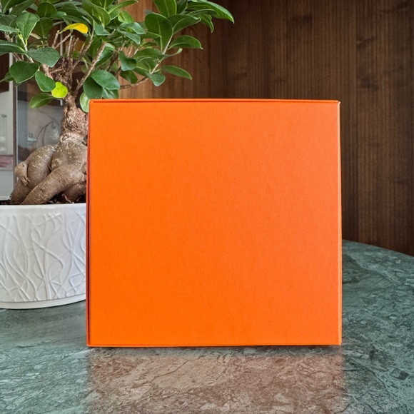 HERMÈS ⭐️ Empty Square Gift Accessories Box 6 3/4” x 6.5” x 1 1/4” - Picture 3 of 4